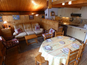 Appartement pied des pistes, 6 personnes, 2 chambres, 1 mezzanine - CHAM02